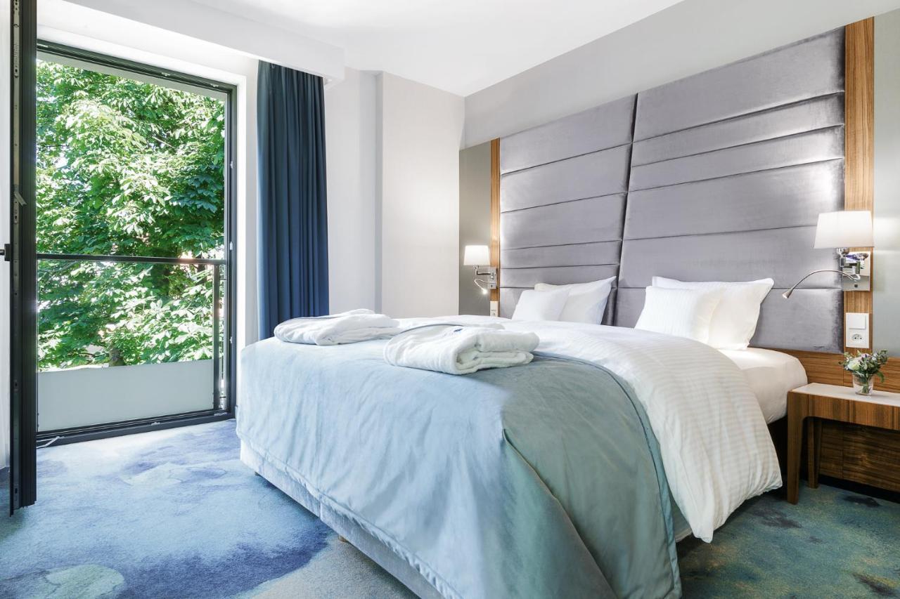 Standard Double or Twin Room Balcony
